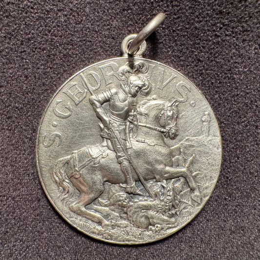 Médaille religieuse ancienne en argent « Saint Georges terrassant le dragon - 1903 »