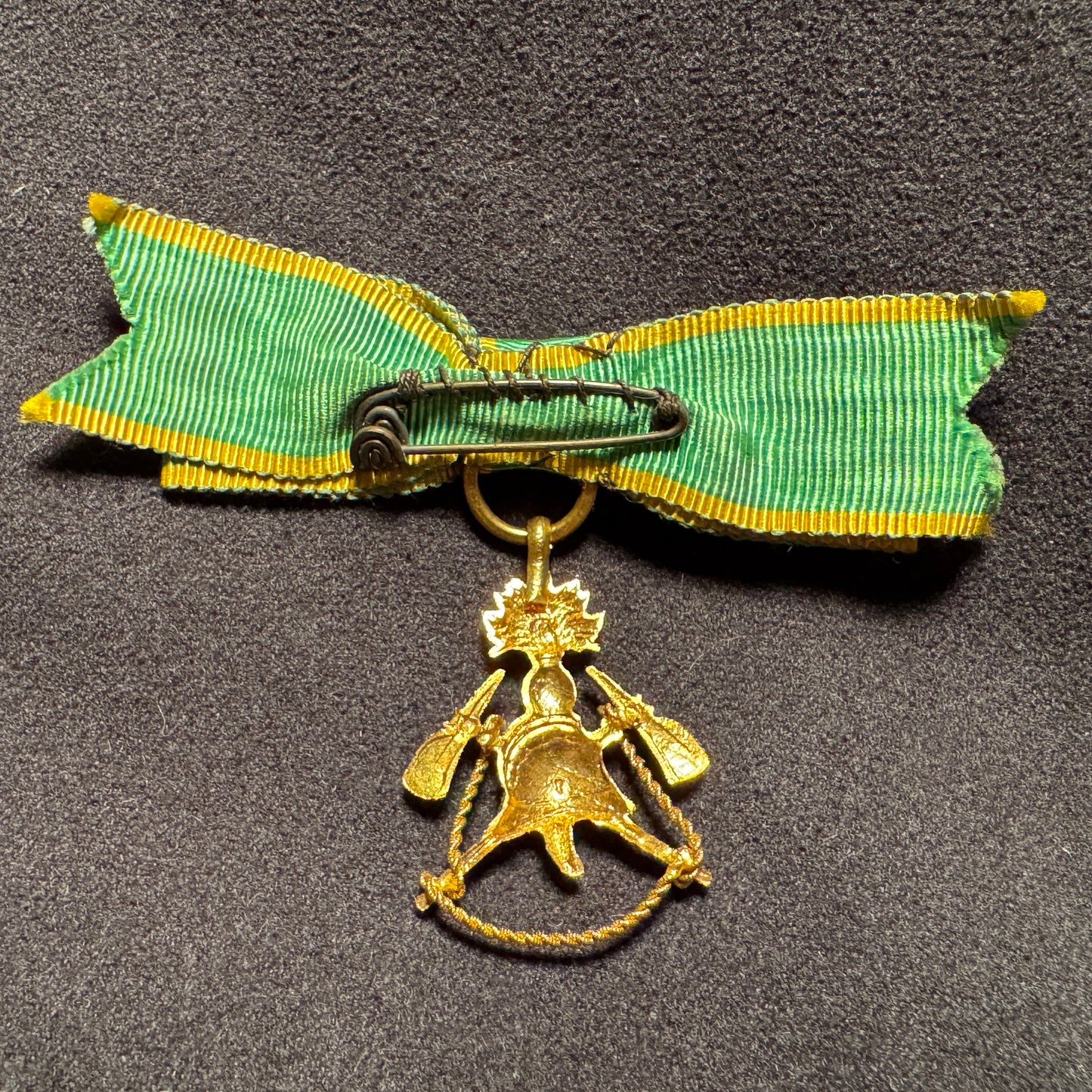 Médaille militaire ancienne « Sapeur pompier de Saint PIAT »