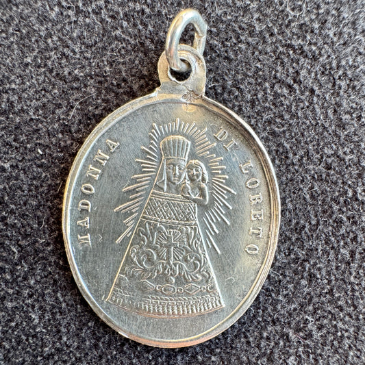 Médaille religieuse XIXeme En argent « Madonna di Loreto »