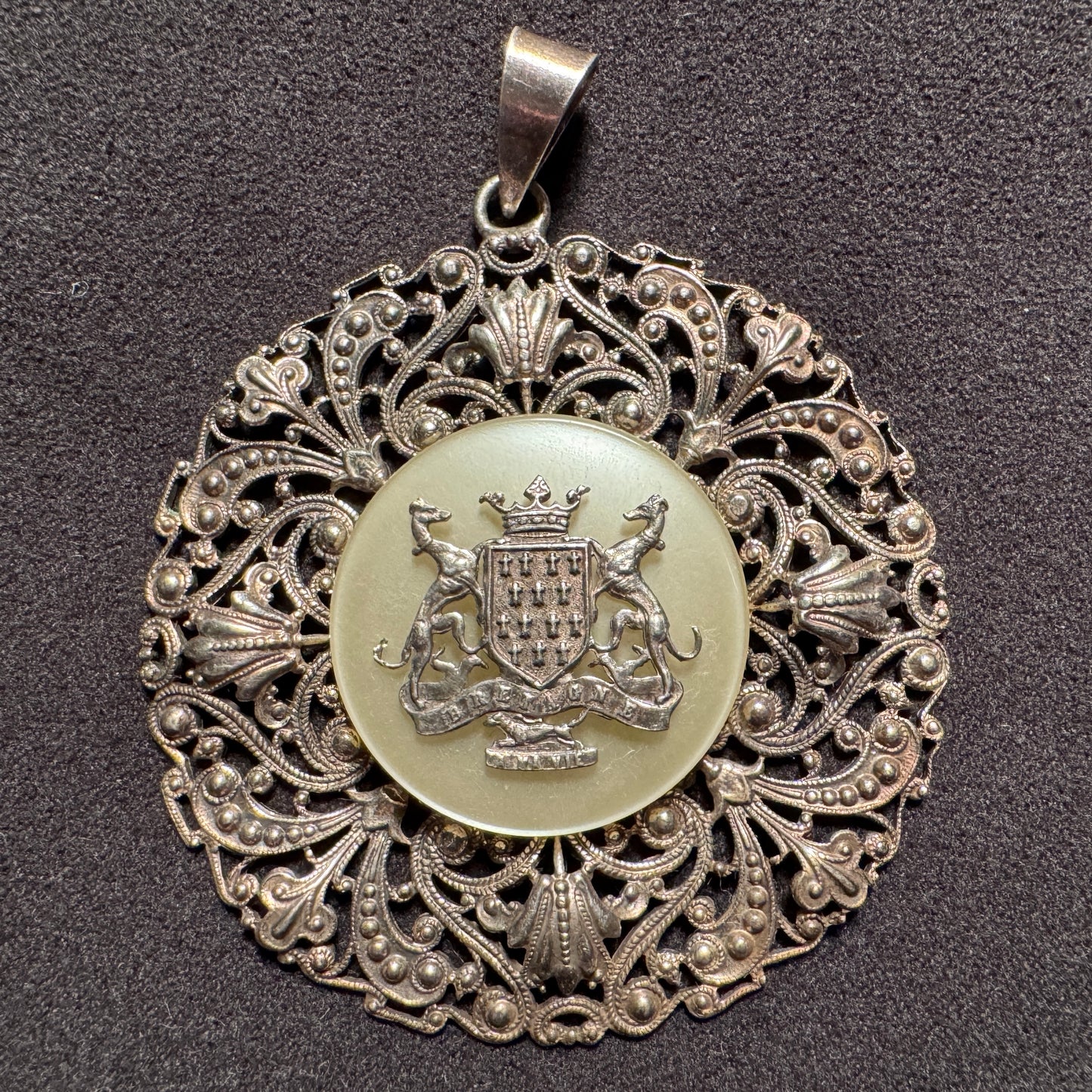 Pendentif Ancien grande taille - « armoiries de Bretagne »