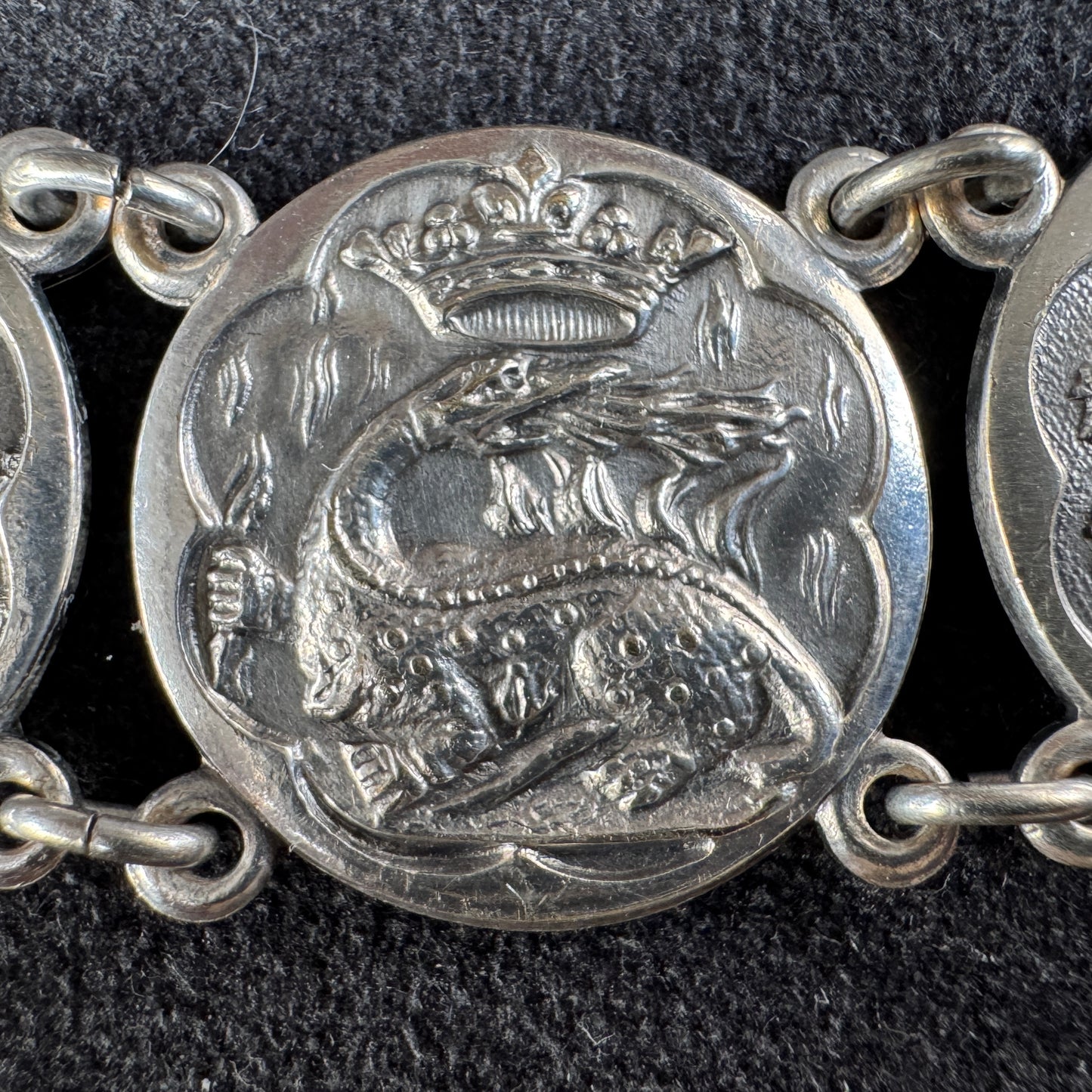 Bracelet ancien Souvenir de Bretagne - « Emblèmes des rois de France »