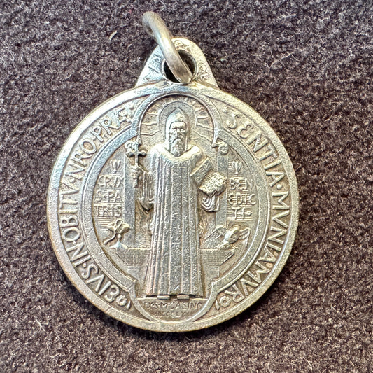 Médaille religieuse ancienne" Croix de Saint Benoît"