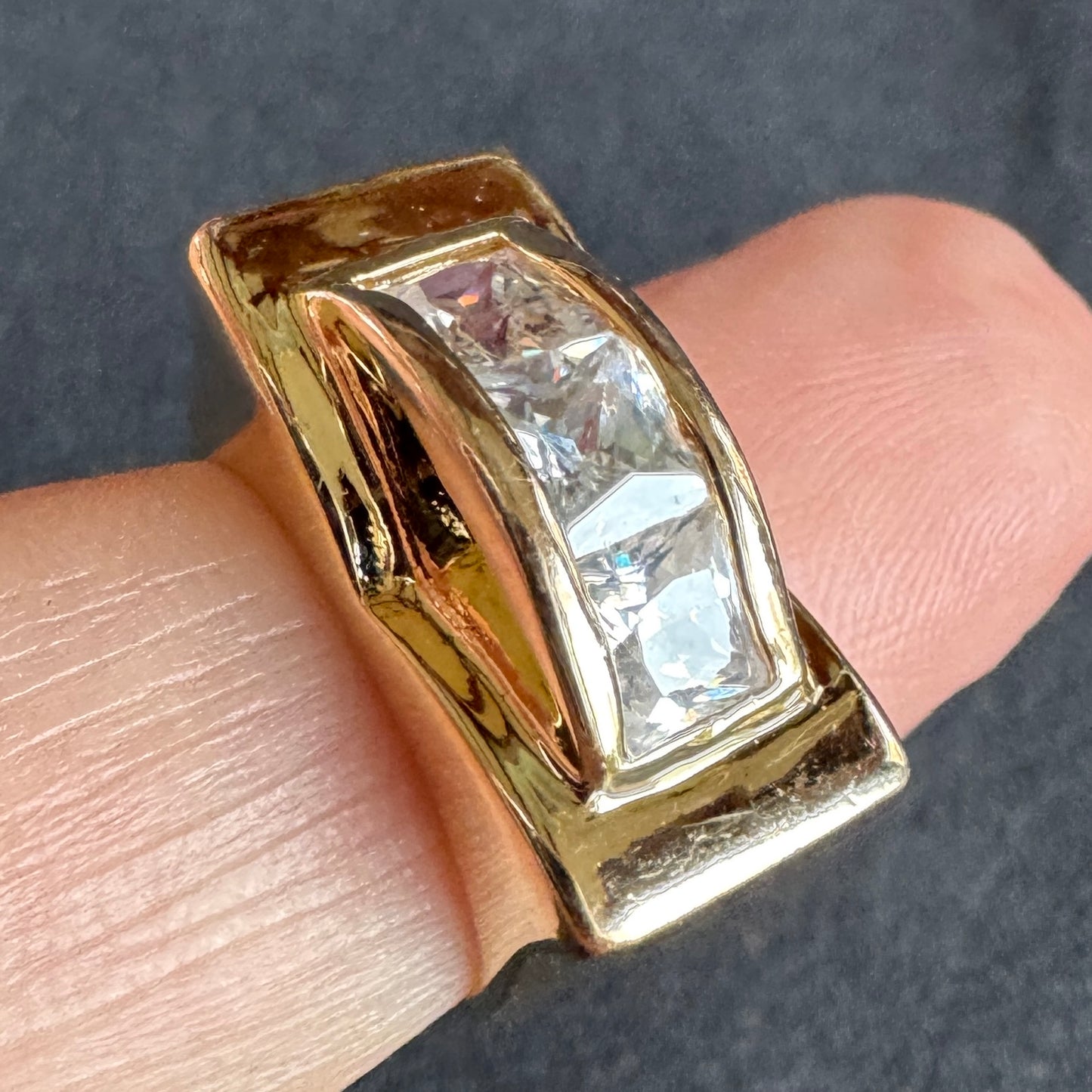 Bague style art deco - plaqué or et verroterie brillant