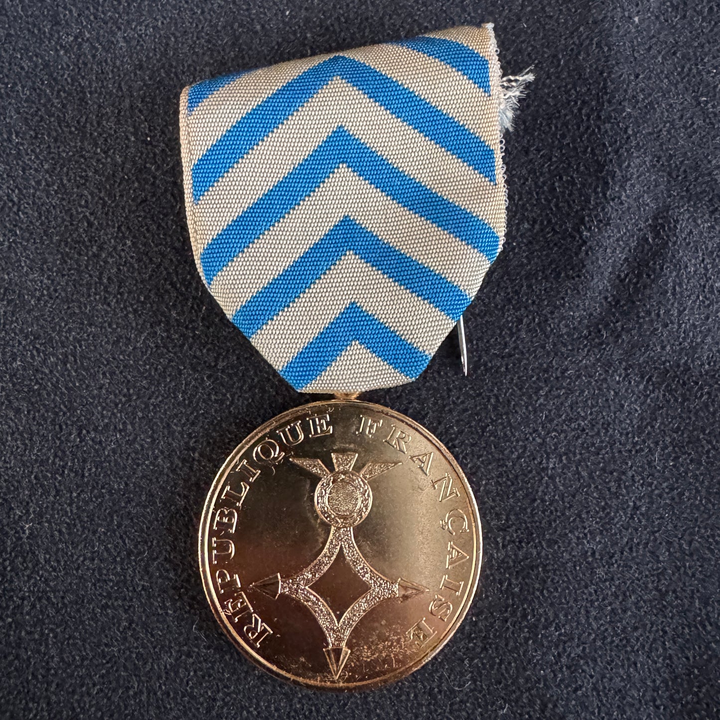 Médaille décoration militaire en bronze doré - « AFRIQUE DU NORD »