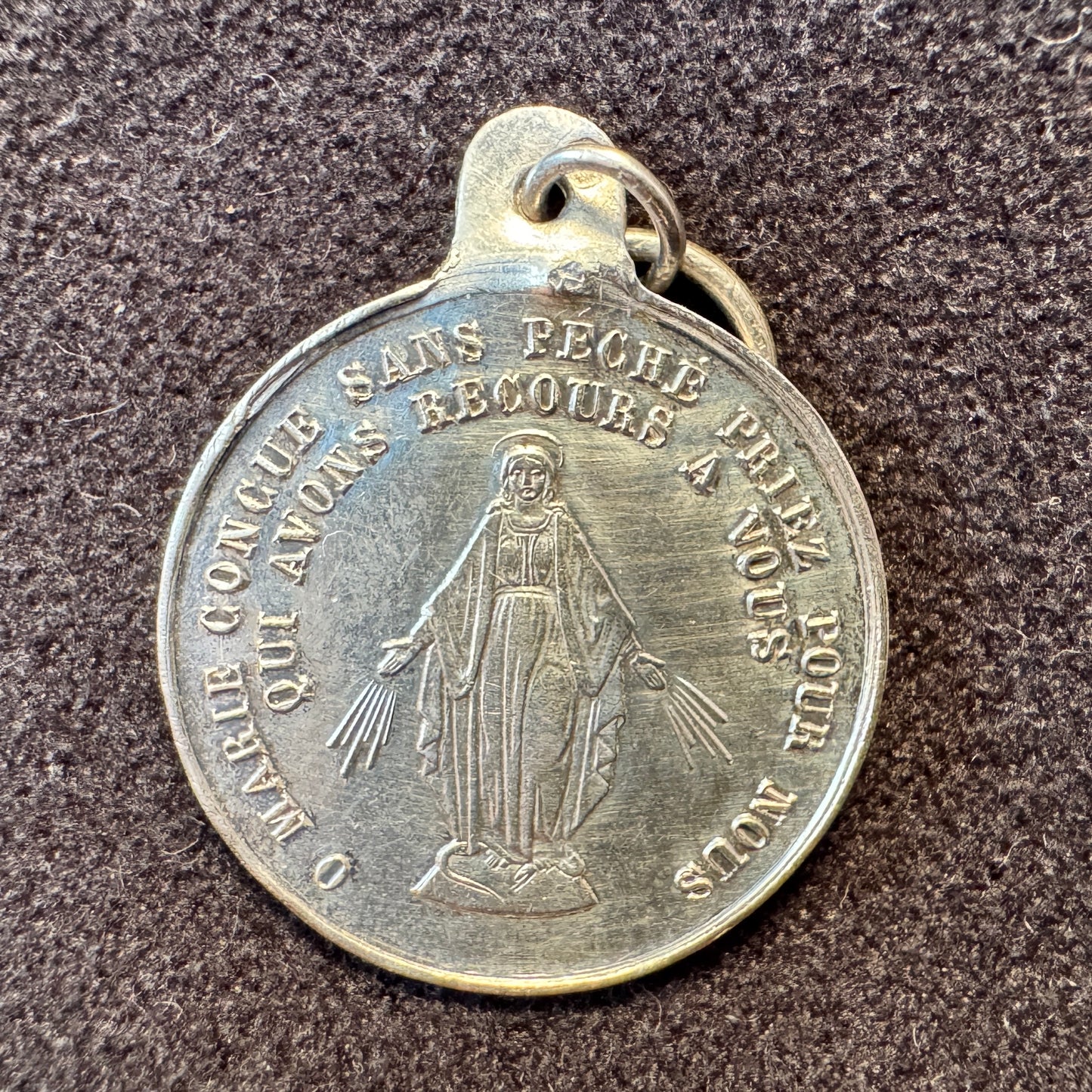 Médaille religieuse ancienne en Argent « souvenir de communion »