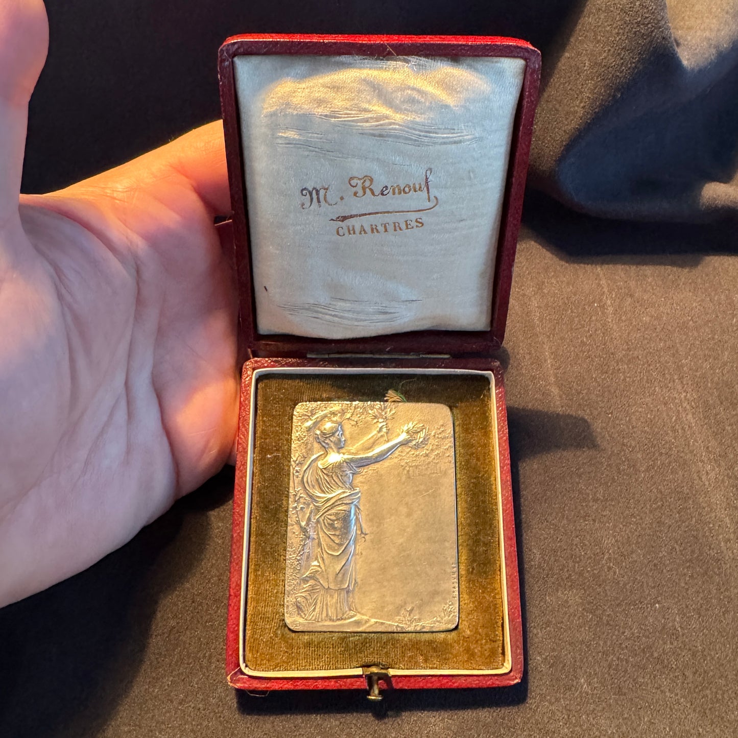 Plaque Médaille ancienne en Argent « Caisse d’épargne de CHARTRES » par Félix Rasumny