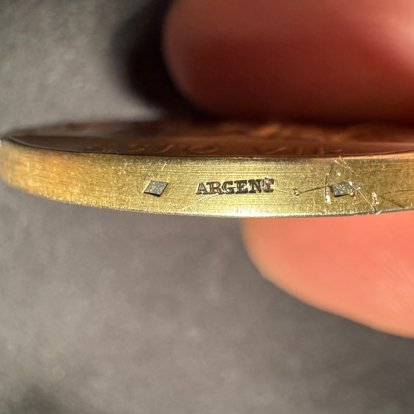 Médaille ancienne en vermeil « ESTO VIR - ange victoire »