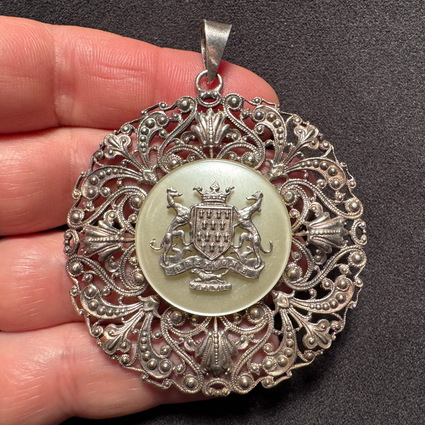 Pendentif Ancien grande taille - « armoiries de Bretagne »