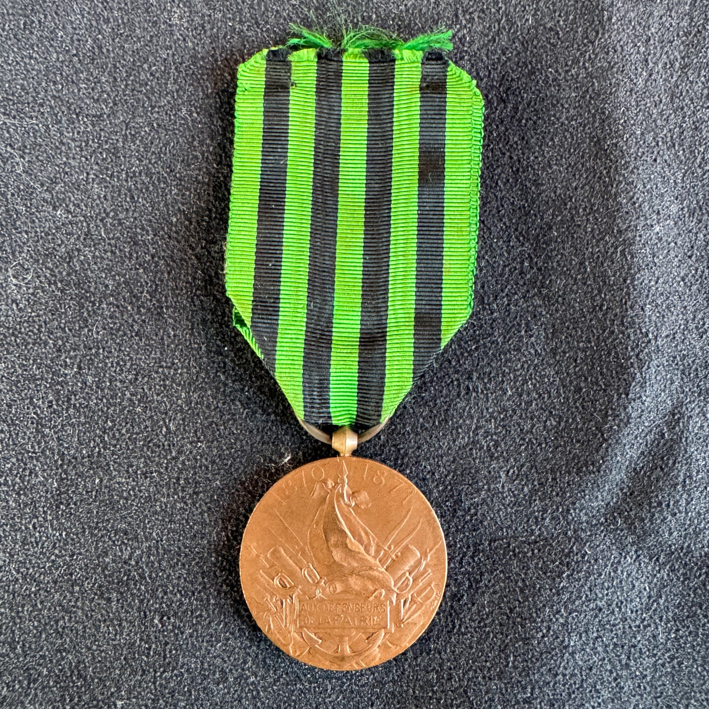 Médaille décoration militaire en bronze - « aux défenseurs de la patrie 1870-1871 »